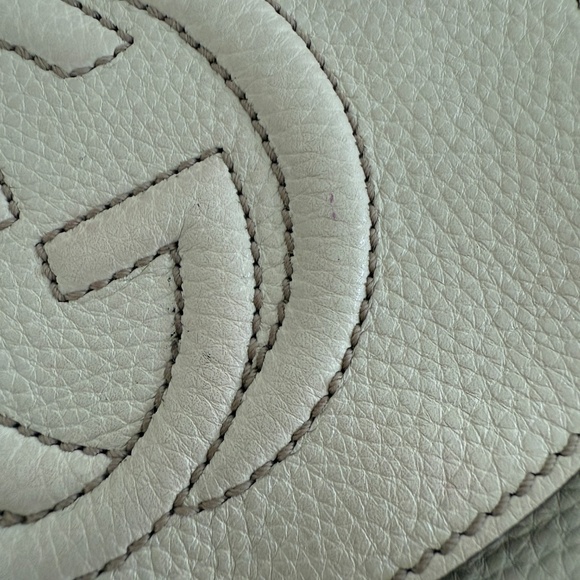 GUCCI SMALL SOHO FLAP BAG, WHITE - Picture 15 of 16